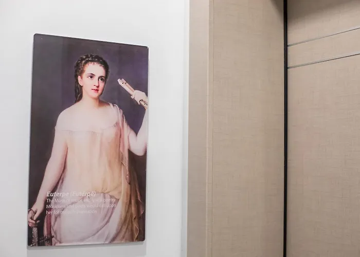 شقة Olympian Muses