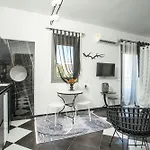 Olympian Muses Apartmán