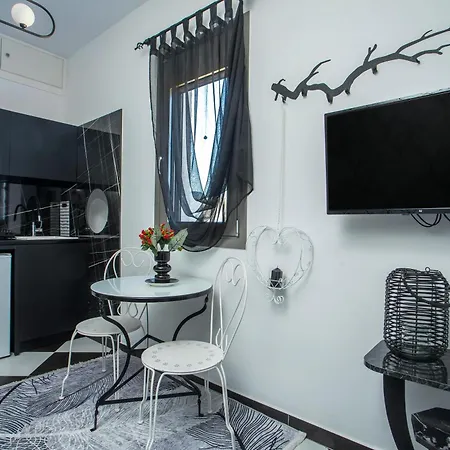 Olympian Muses Apartamento *