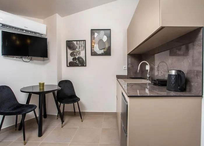 Olympian Muses Apartament *