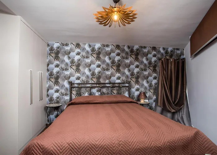 Olympian Muses Apartament *