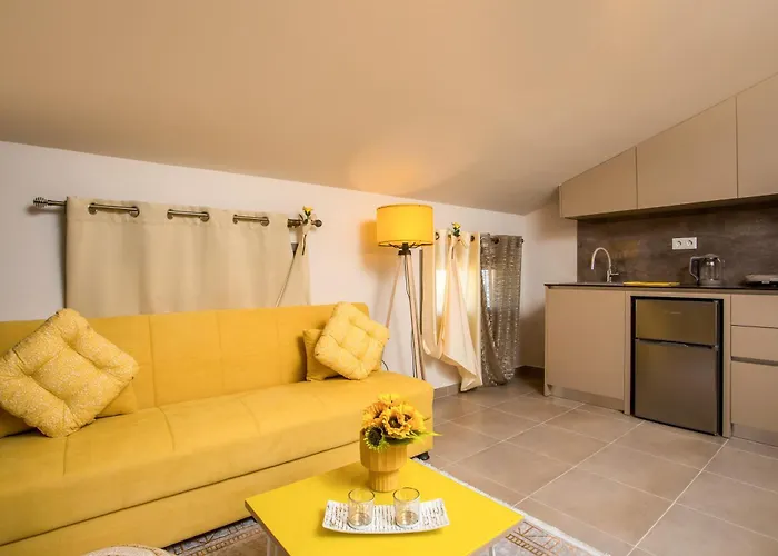 Olympian Muses Apartament *